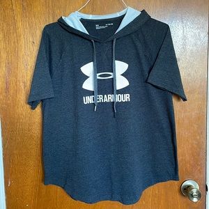 UnderArmour loose fit hooded workout tee, size XL
